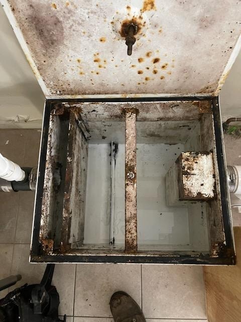 Commercial kitchen grease trap service